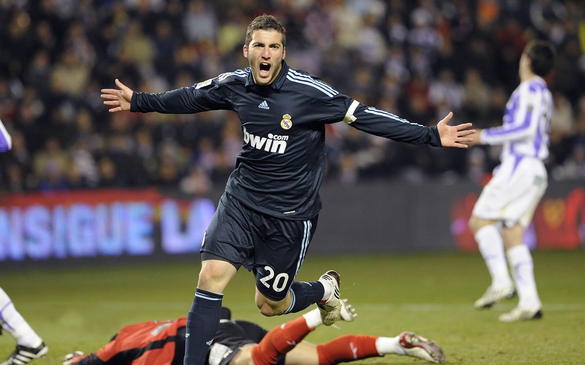 塞内加尔生死战取胜美国，斯通斯成为关键先生